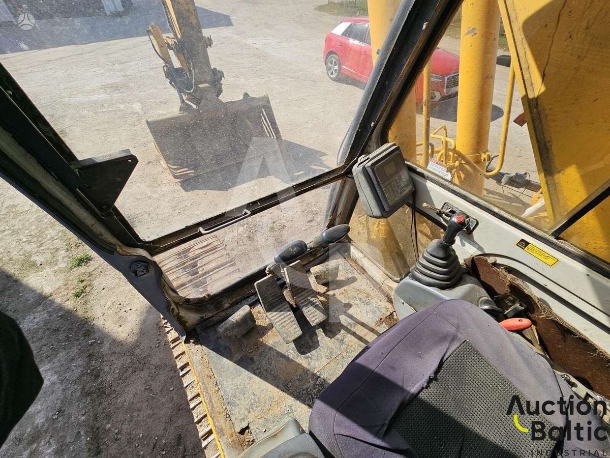 Kobelco SK 210 LC-1A, excavator