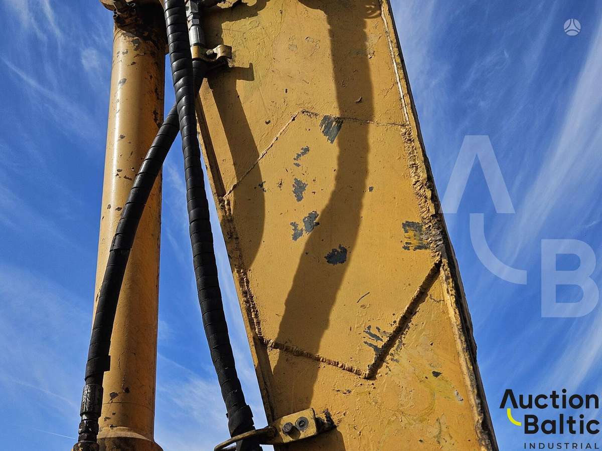 Kobelco SK 210 LC-1A, excavator
