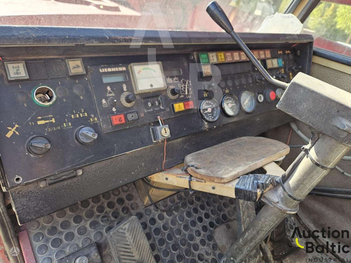 Liebherr LTM 1045, crane