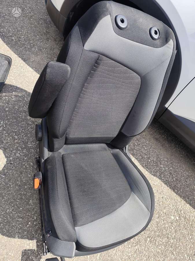 Citroen Grand C4 Picasso сиденья