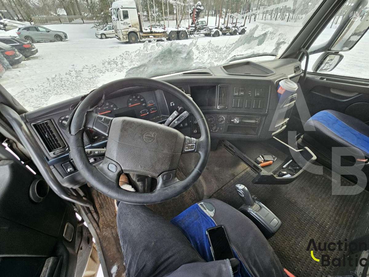 Volvo FH, timber trucks