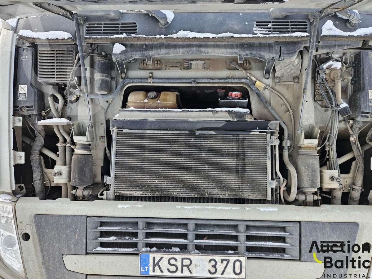 Volvo FH, timber trucks