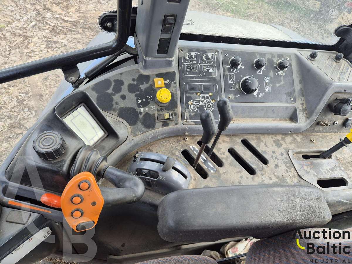 New Holland TM 190, tractors