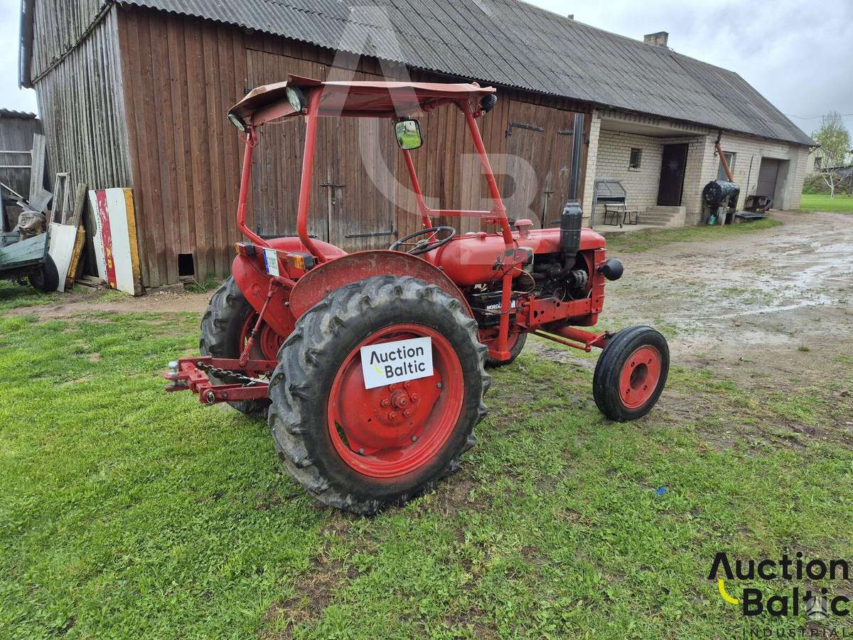 Volvo T-425, tractors