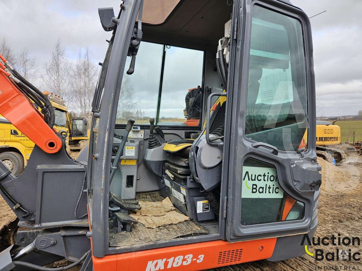 Kubota KX 183-3, ekskavatoriai