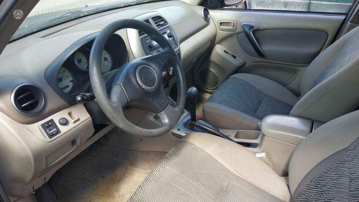 Toyota RAV4 - 4