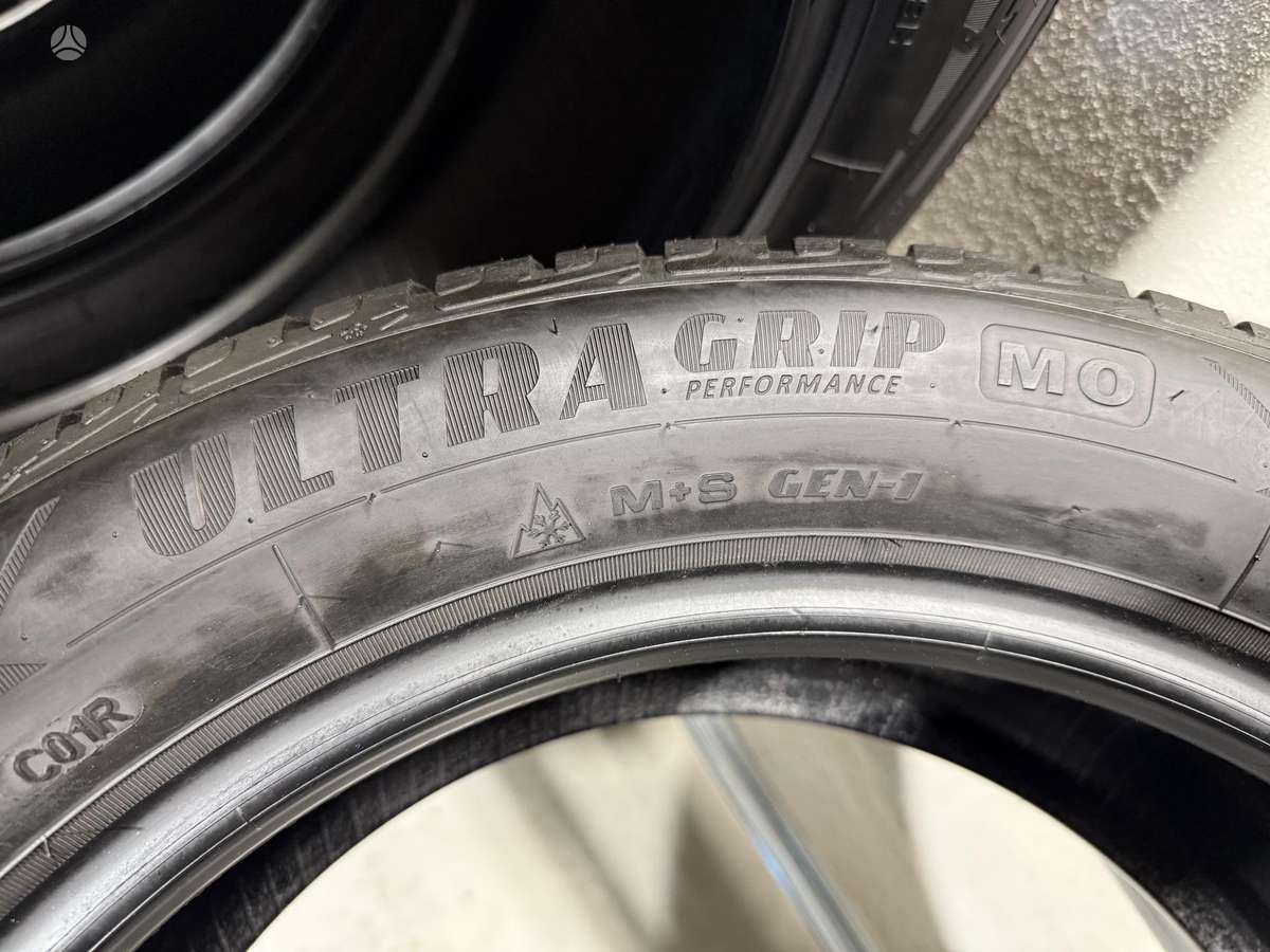 Goodyear Ultragrip performance, winter 225/50 R17
