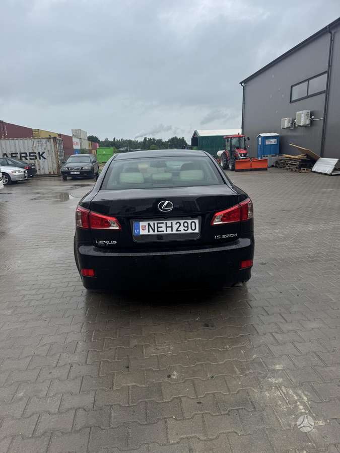 Lexus IS 220, 2.2 l., sedanas