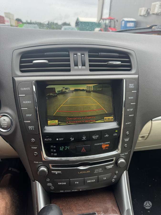 Lexus IS 220, 2.2 l., sedanas