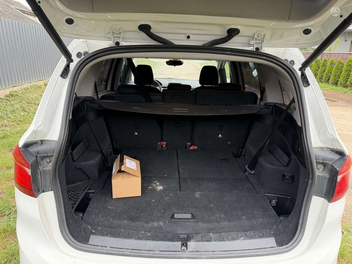 BMW 218 Gran Tourer, Минивэн