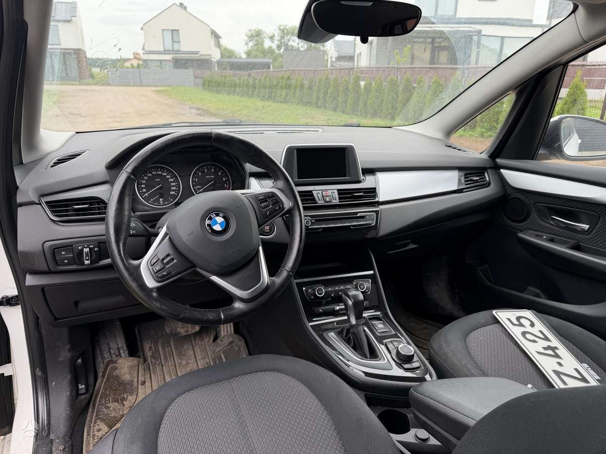 BMW 218 Gran Tourer, Минивэн