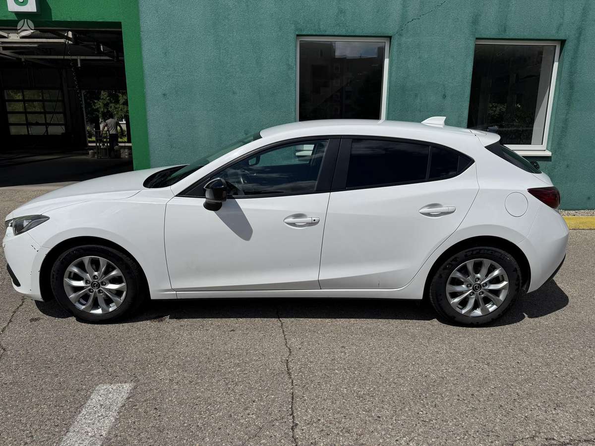 Mazda 3, 1.5 l., hatchback