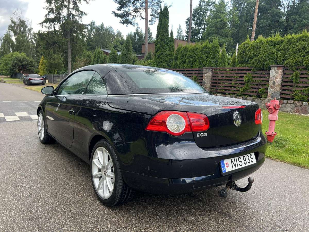 Volkswagen Eos, 2.0 l., convertible