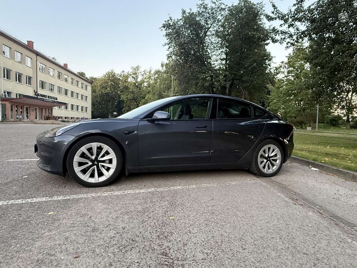 Tesla Model 3, 82 кВт·ч, Седан