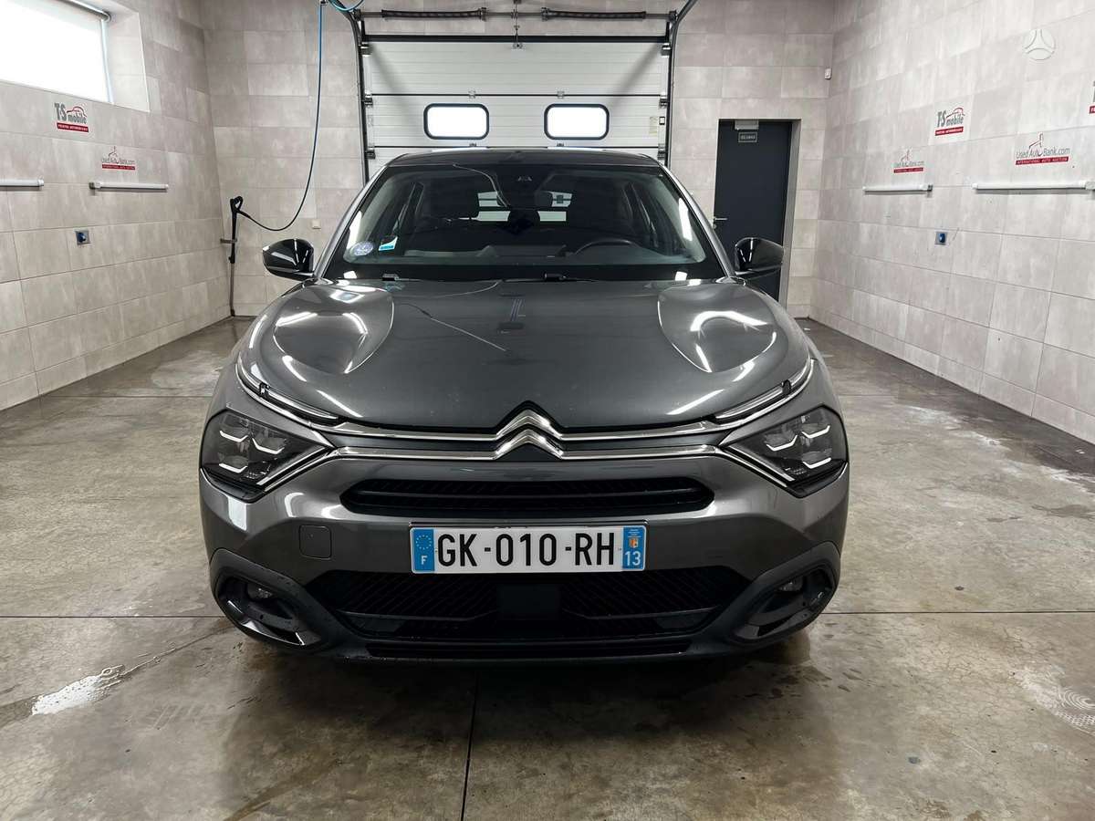 Citroen C4, 1.2 l., Хэтчбек