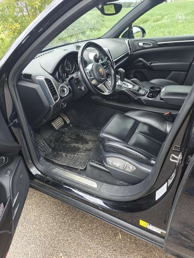 Porsche Cayenne - 5