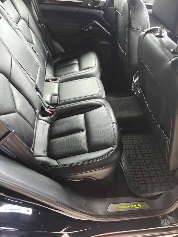 Porsche Cayenne - 7