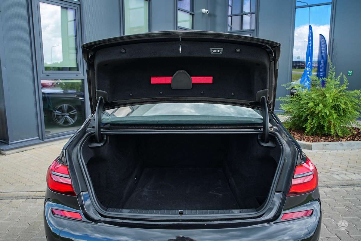 BMW 730, 3.0 l., Седан