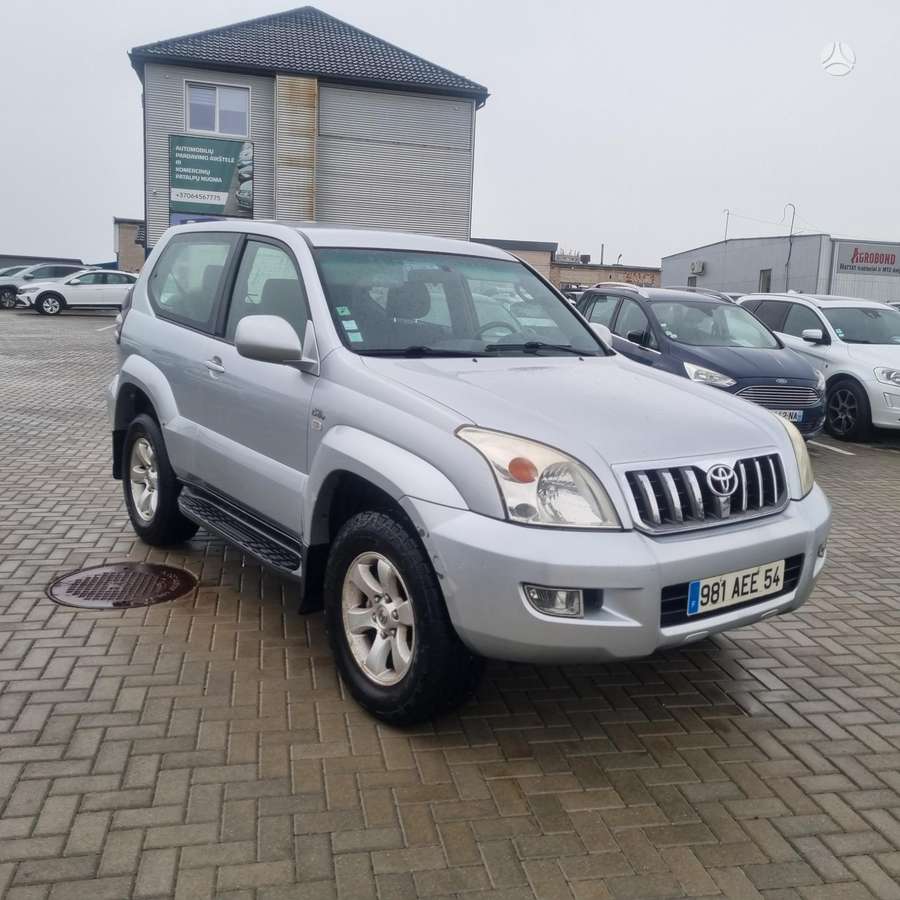 Toyota Land Cruiser - 2