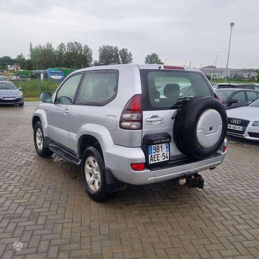 Toyota Land Cruiser - 5