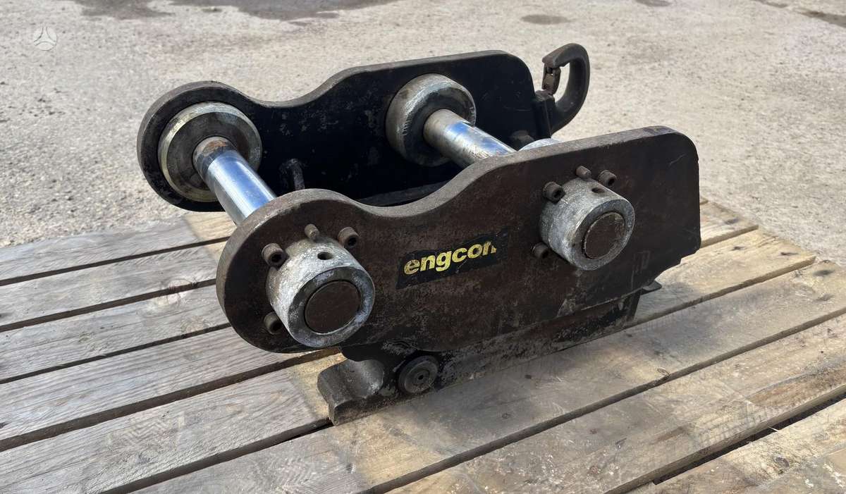 -Kita- Engcon S45, buckets