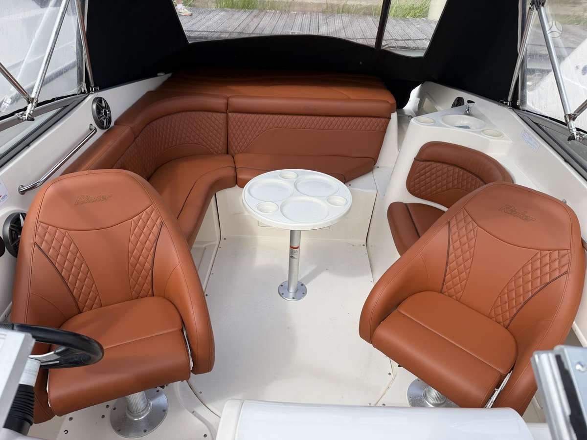 Rinker Captiva 232, yachts / cruisers