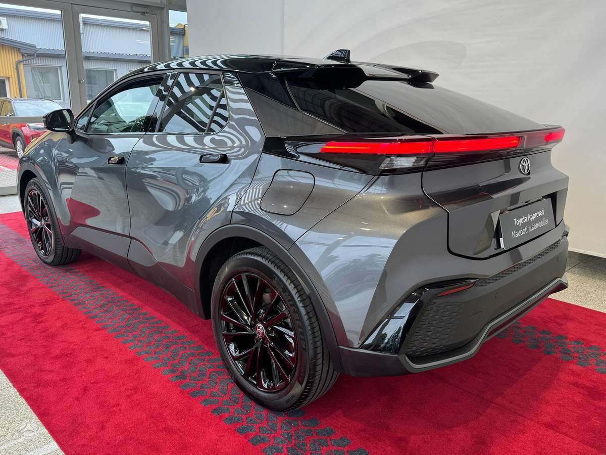 Toyota C-HR - 5