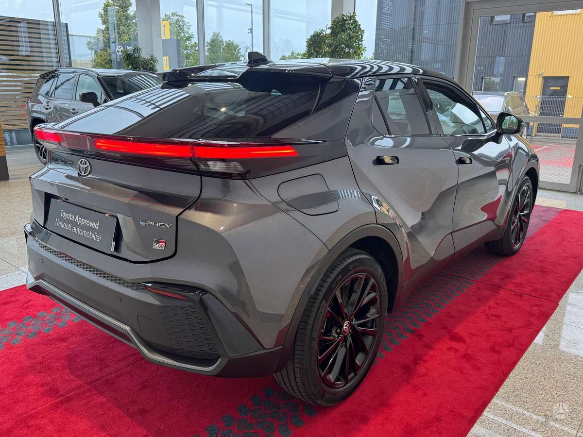 Toyota C-HR - 6