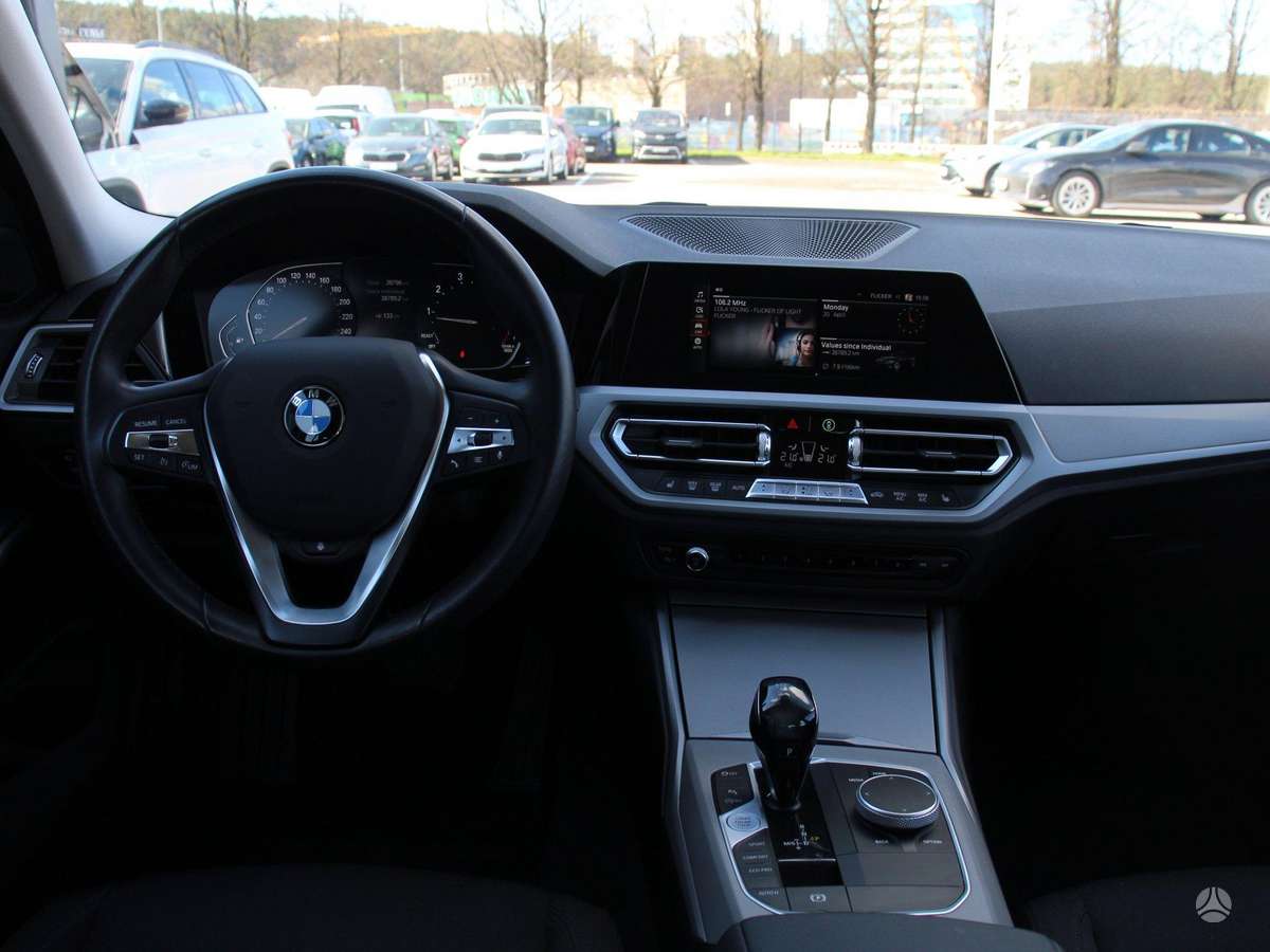 BMW 318, 2.0 l., Седан