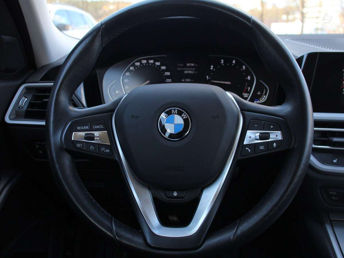 BMW 318, 2.0 l., Седан