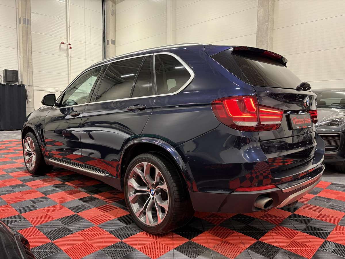 BMW X5, 3.0 l., off-road / crossover