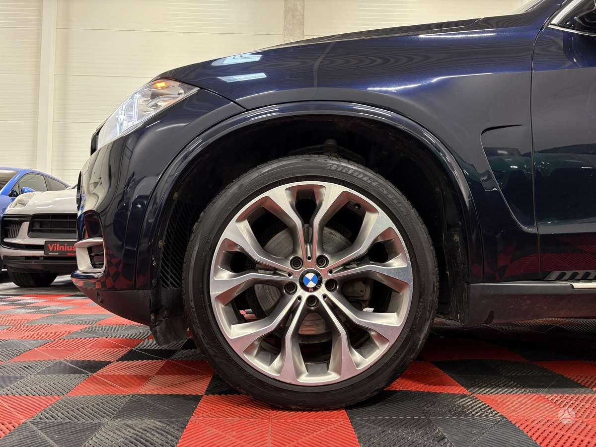 BMW X5, 3.0 l., off-road / crossover
