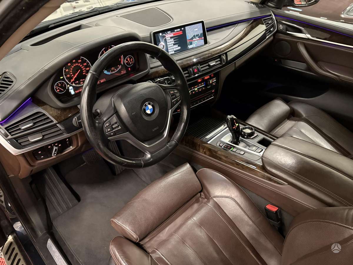 BMW X5, 3.0 l., off-road / crossover