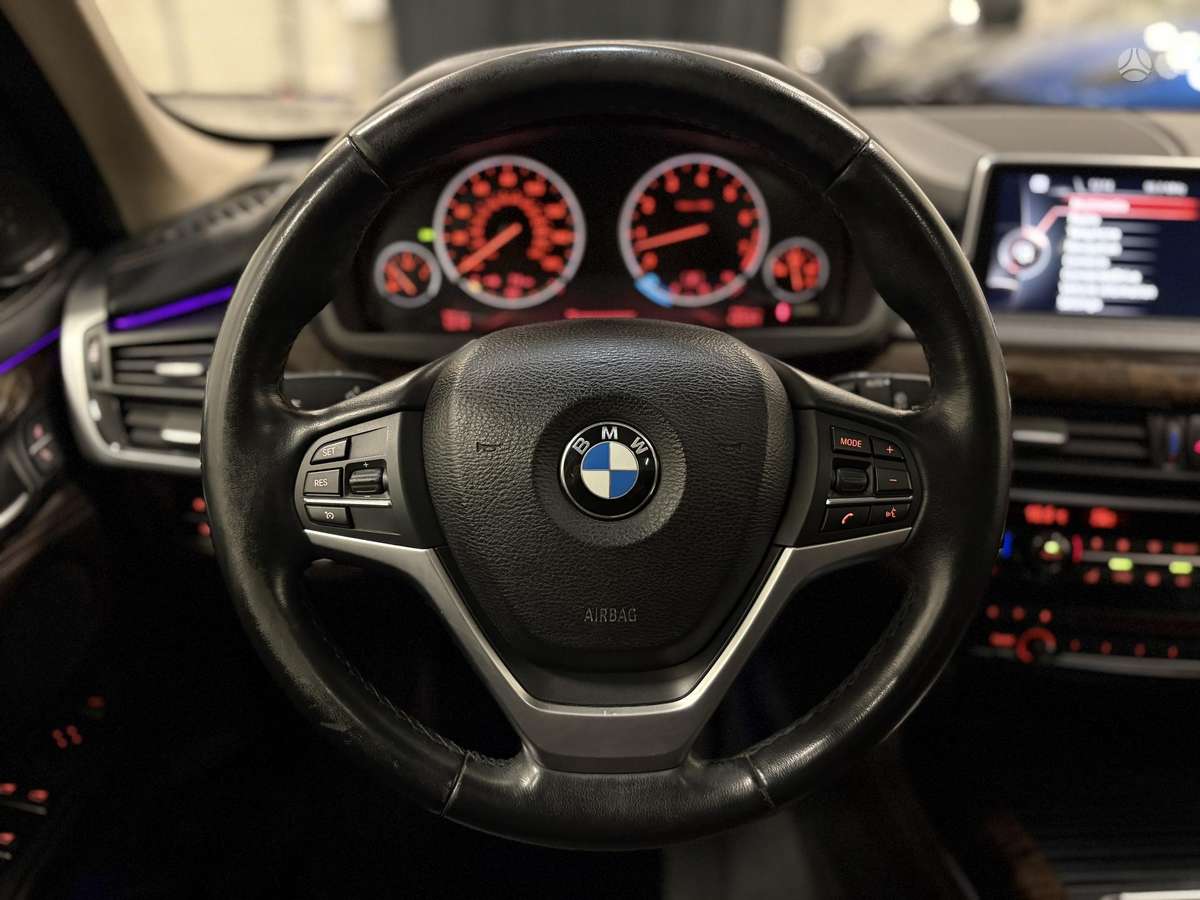 BMW X5, 3.0 l., off-road / crossover
