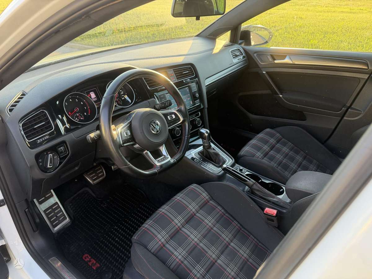 Volkswagen Golf, 2.0 l., Хэтчбек