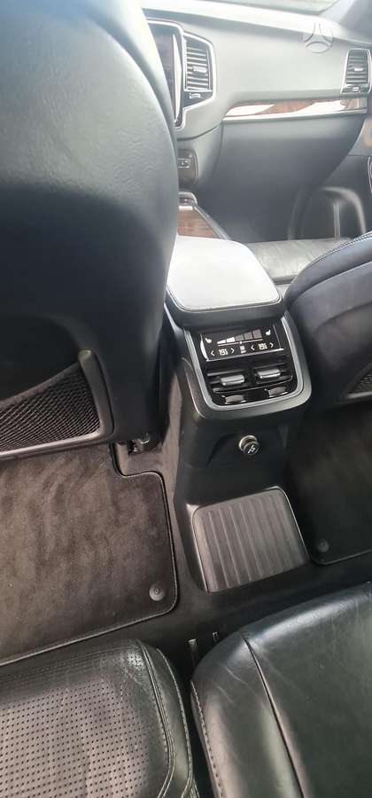 Volvo XC90 - 8
