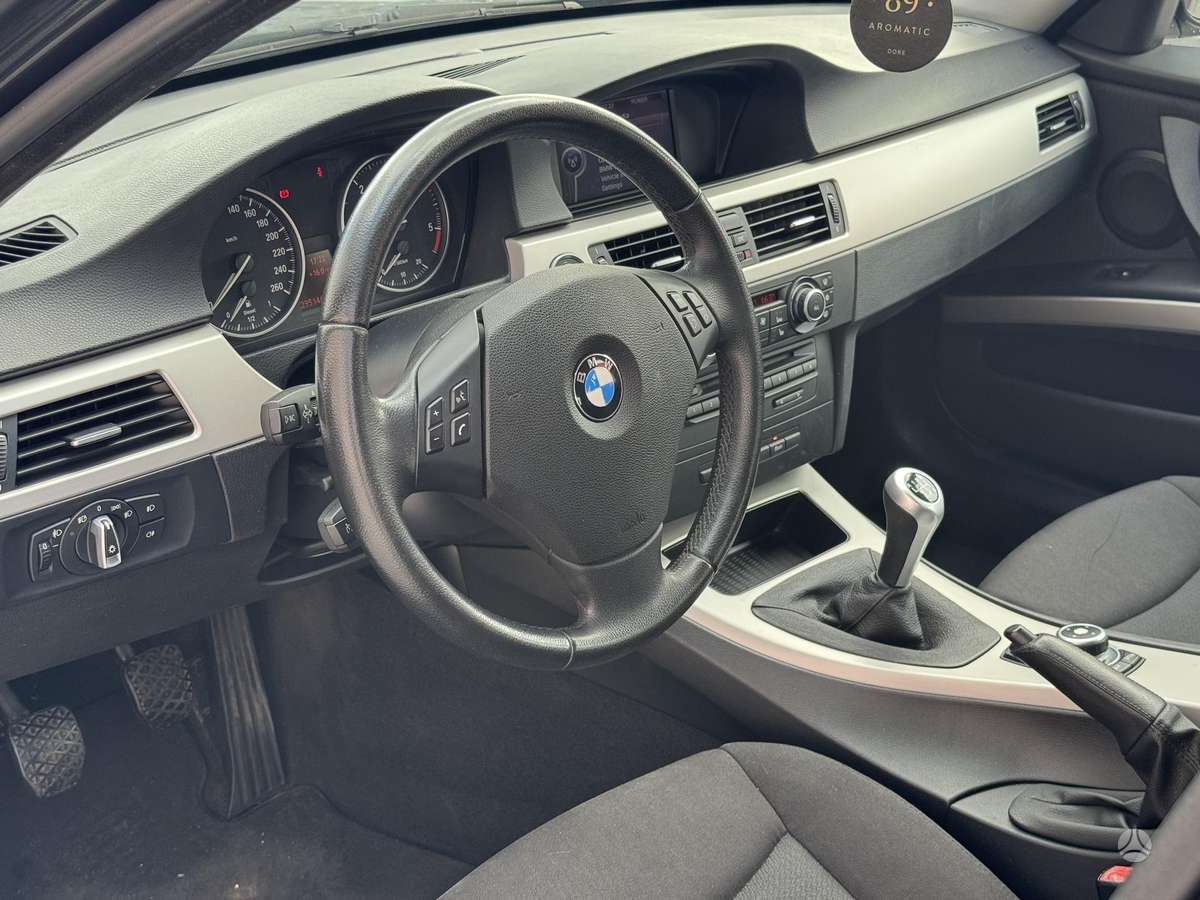 BMW 320, 2.0 l., universalas