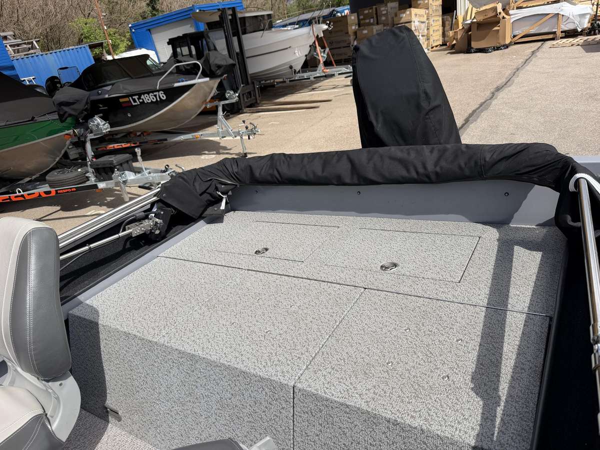 VBoats Volzhanka V50 Fish, other