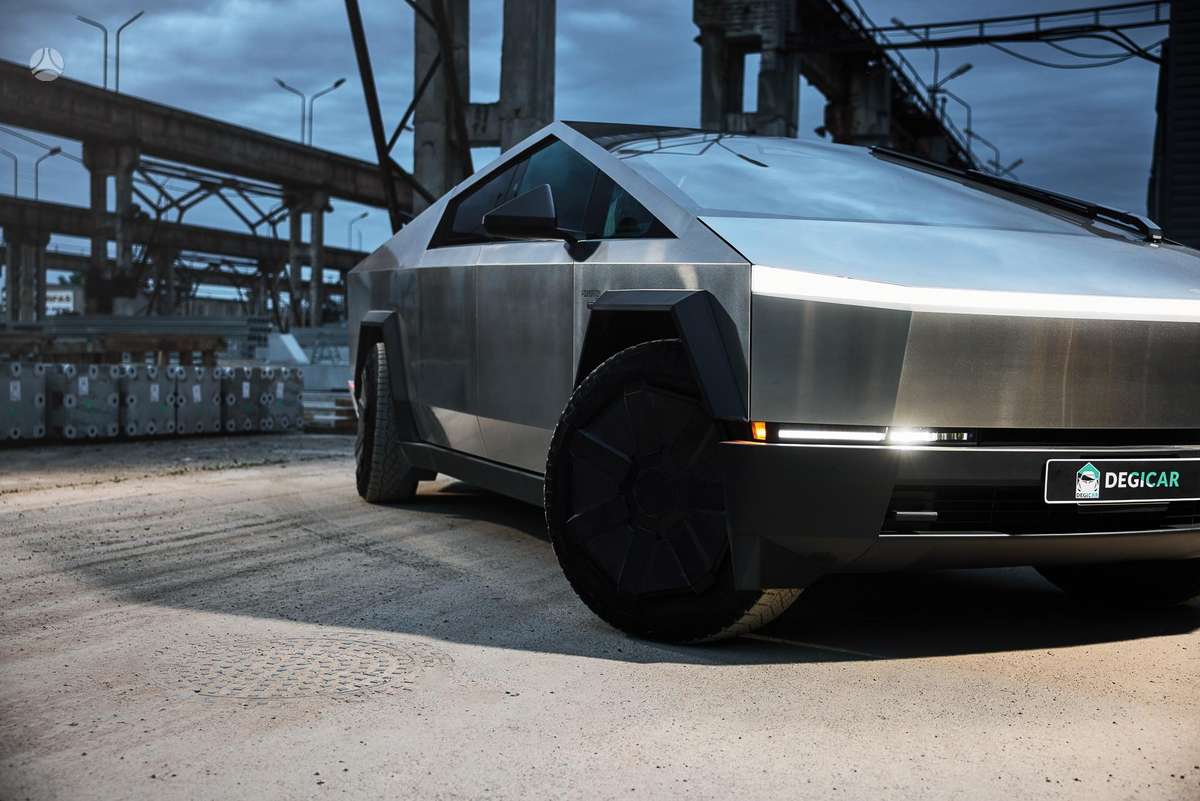 Tesla Cybertruck - 2