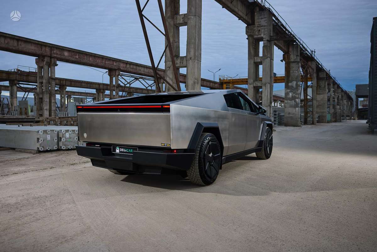 Tesla Cybertruck - 5