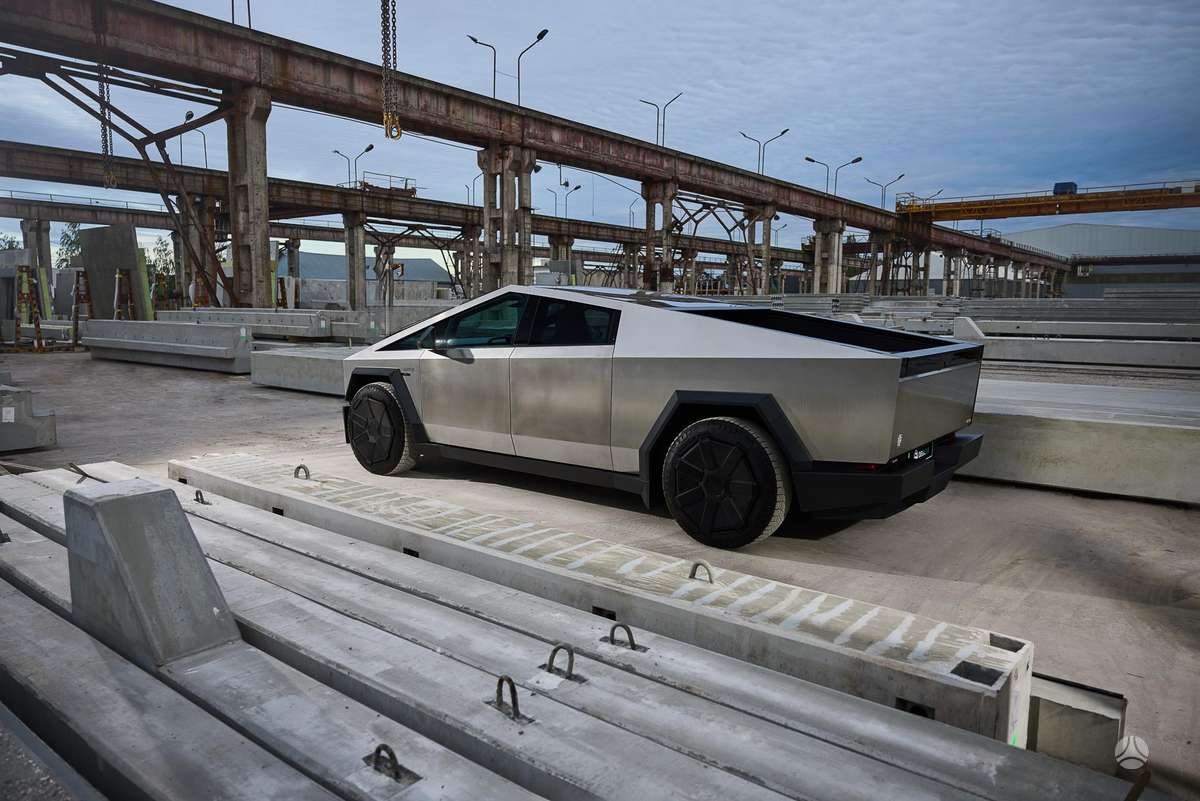 Tesla Cybertruck - 3