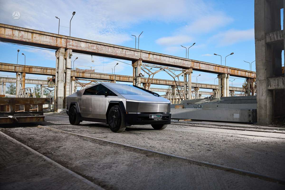 Tesla Cybertruck - 7