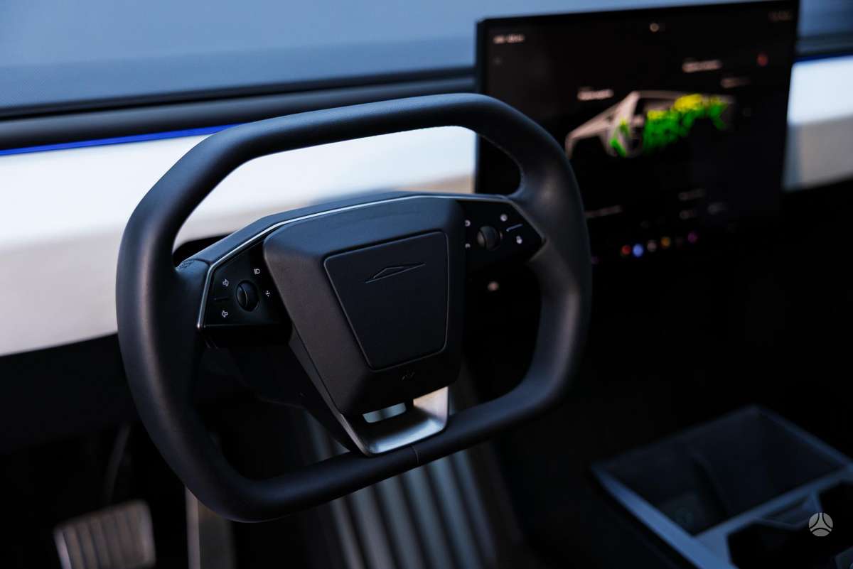 Tesla Cybertruck - 11