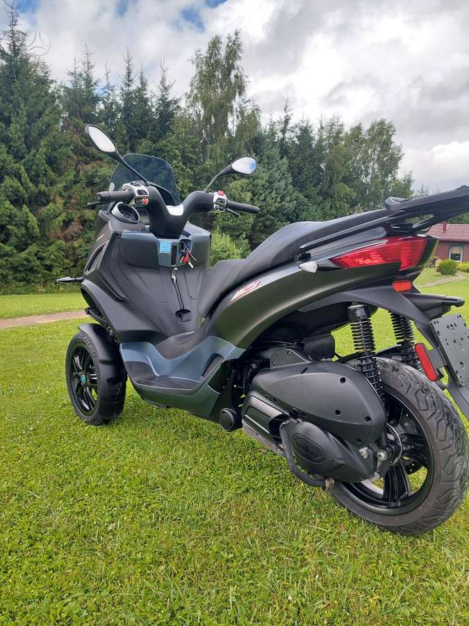 Piaggio MP3 300cc, trikes
