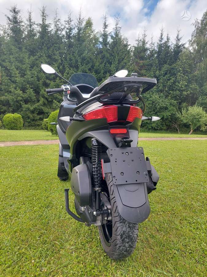 Piaggio MP3 300cc, trikes