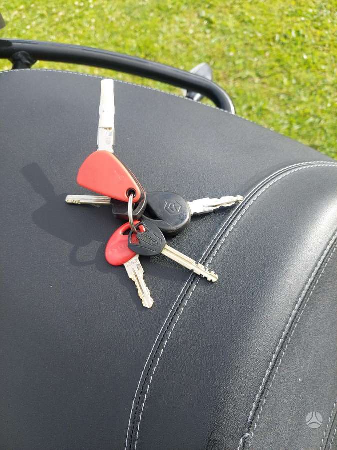 Piaggio MP3 300cc, trikes