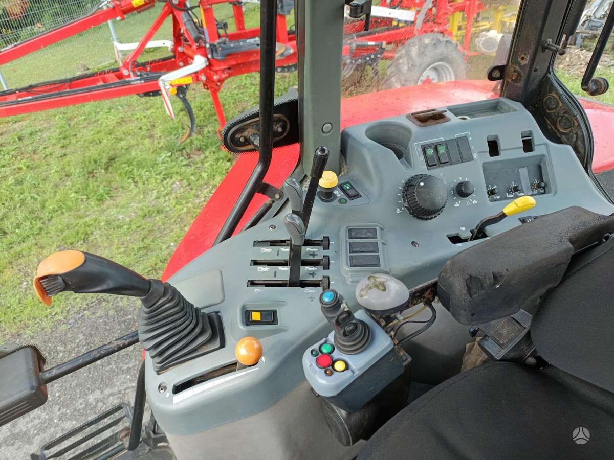 Case MC130, traktori