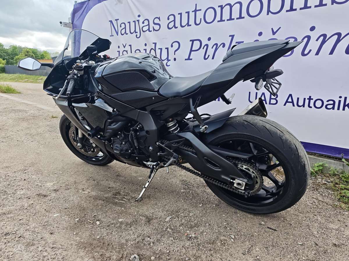 Yamaha R1 1000cc, superbikes