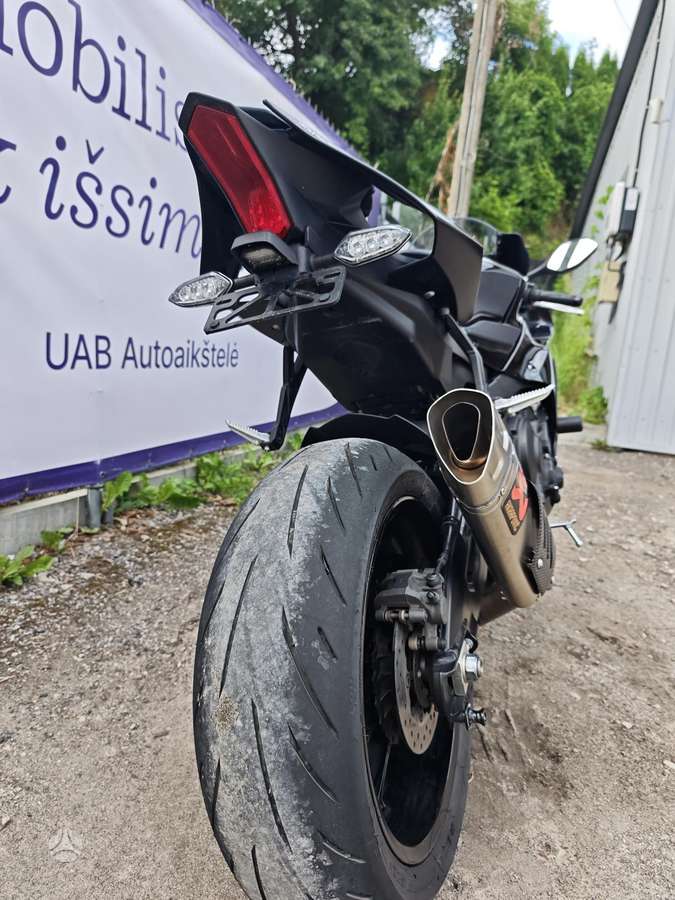 Yamaha R1 1000cc, superbikes