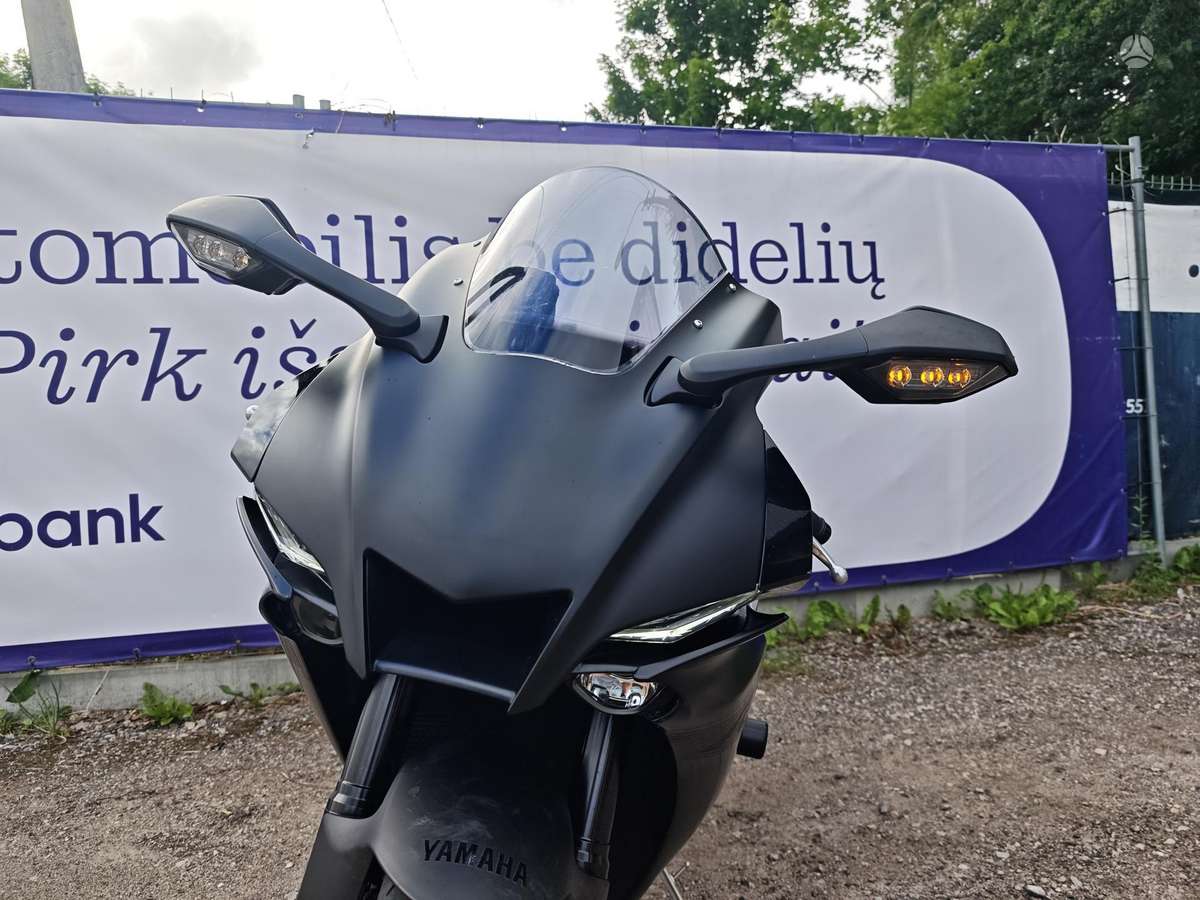 Yamaha R1 1000cc, superbikes